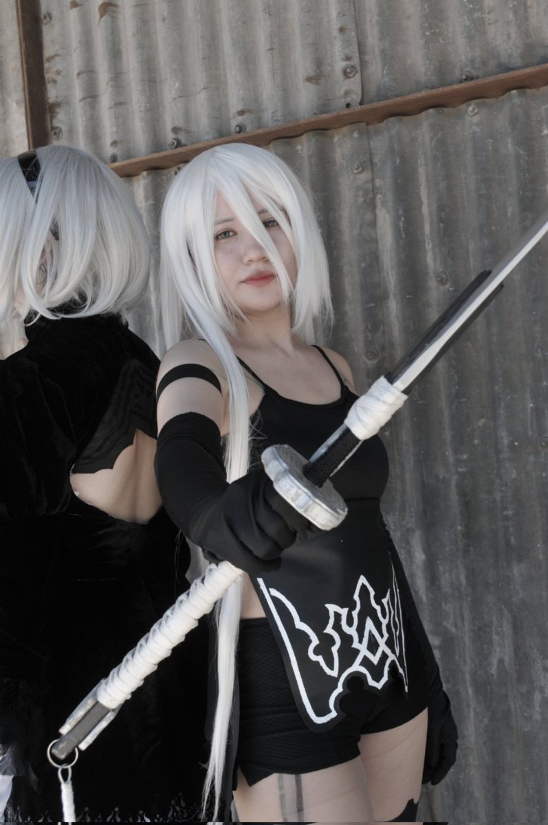 Mewiludovico's tweet photo. Nuestra primer sesión de fotos 💕
Llevamos mucho tiempo planeando este team cosplay de Nier ✨ y el resultado fue muy bonito, mil gracias a @ph.robles por poner su magia en las fotos ~
Y a @williewonka.uwu por ser la 2b más hermosa ~
Toy feliz
#cosplaynierautomata #a2nier #2b https://t.co/pxwDc8PZaX