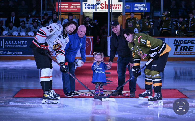 pcookrbci's tweet photo. North Bay Youth Soccer Club would like to thank one of our rookie players Callie for her outstanding efforts during the ceremonial puck drop @OHLBattalion vs @AttackOHL tonight #TimbitsSoccer https://t.co/sSlUxk706G