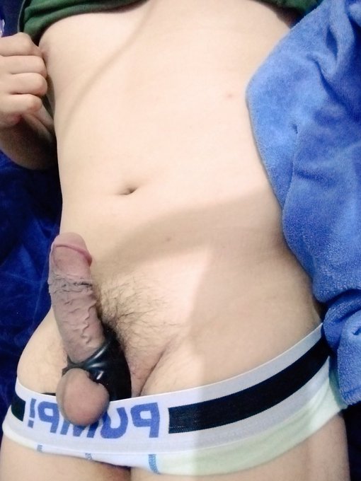 Biyernes na bukas. Sabik na naman titi ko. ? https://t.co/tHjYLR0HgG