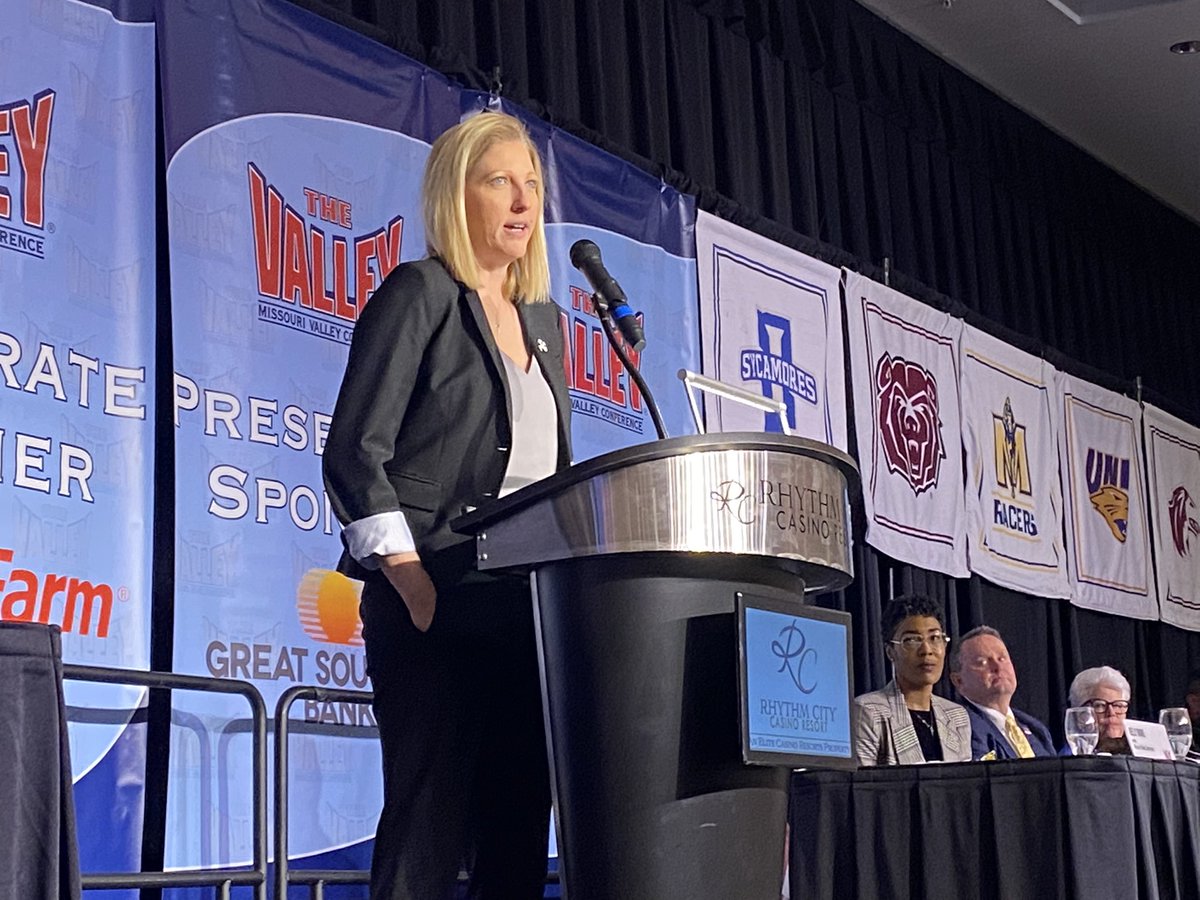 In addition to player of the year and scholar athlete of the year the @RedbirdWBB team has the Coach of the Year in @CoachKGillespie! Go Redbirds!