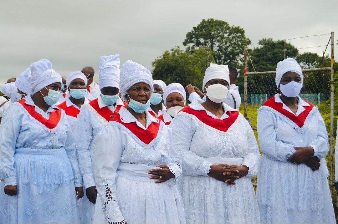 guta_ramwari's tweet photo. Guta RaMwari Religion

Moo mafu le mathata a phekolehang

Lapho izifo nezinkinga zelashwa khona.

Laha mavabyi ni swiphiqo swi tshunguriwaka kona

Ambapo magonjwa na shida huponywa

Where illnesses and troubles are cured.

#Beknowledgeable https://t.co/H8bAC5WbNS