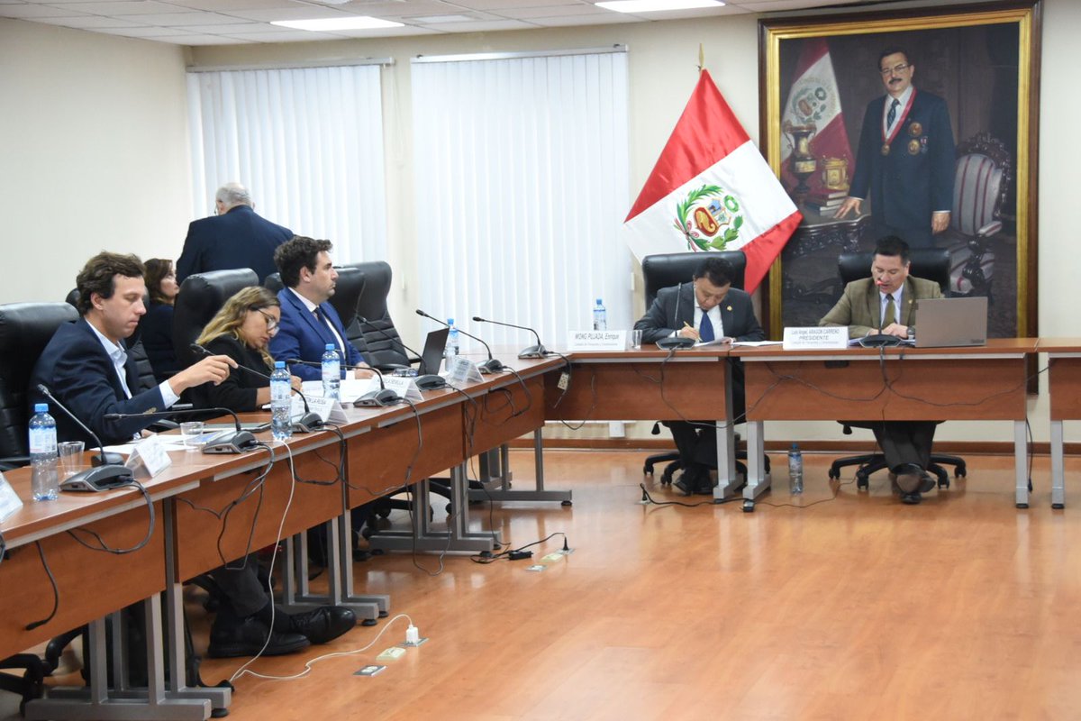 Caso Viva Air: Presidente del Indecopi, <a href="/JulianPalacinG/">JULIÁN PALACÍN GUTIÉRREZ</a>, plantea conformar grupo de trabajo para revisar la Ley de Aeronáutica Civil ➡ bit.ly/3JqkZsL