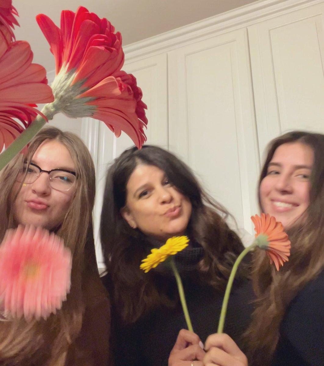 Celebrating! El Día Internacional de la Mujer! #HappyInternationalWomensDay  #girlpower #strongwomen #blessed