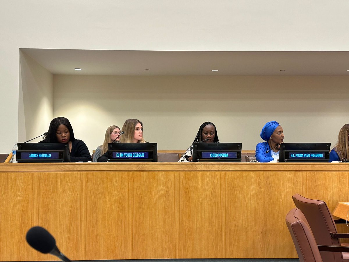 An amazing conversation spent on the sidelines of CSW67 having an inter generational dialogue on “𝘙𝘦𝘵𝘩𝘪𝘯𝘬𝘪𝘯𝘨 𝘩𝘰𝘸 𝘵𝘰 𝘣𝘳𝘪𝘥𝘨𝘦 𝘵𝘩𝘦 𝘨𝘦𝘯𝘥𝘦𝘳 𝘥𝘪𝘨𝘪𝘵𝘢𝘭 𝘥𝘪𝘷𝘪𝘥𝘦” #DigitALL #IWD2023