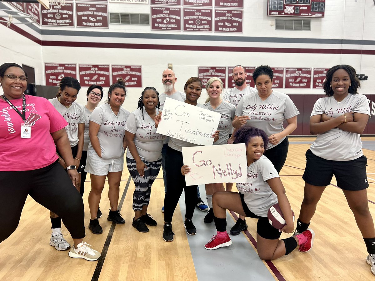 MrsSterns's tweet photo. Our staff vs student volleyball game was extremely fun. Our Wunderlich Tops Cats took the victory by beating our Wunderlich Wildcats with a final score of 25-17! Great job Wildcats and Top Cats! @WunderlichKISD @KleinISD https://t.co/B5psubfYgS