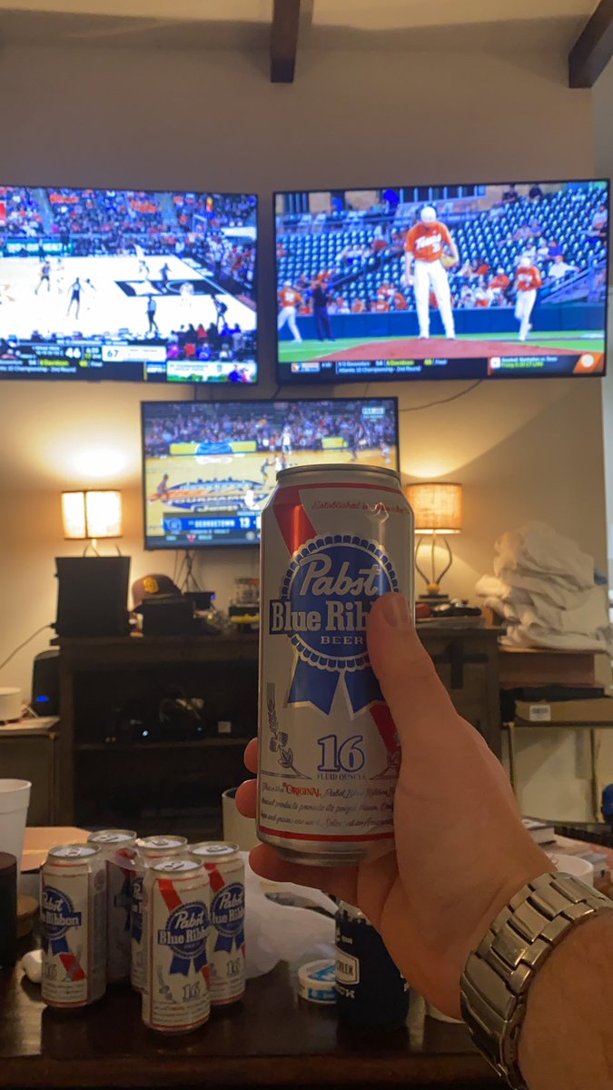 thaddeusthebad's tweet photo. Valid? @beer_drinker777 https://t.co/aaAfatSeEp