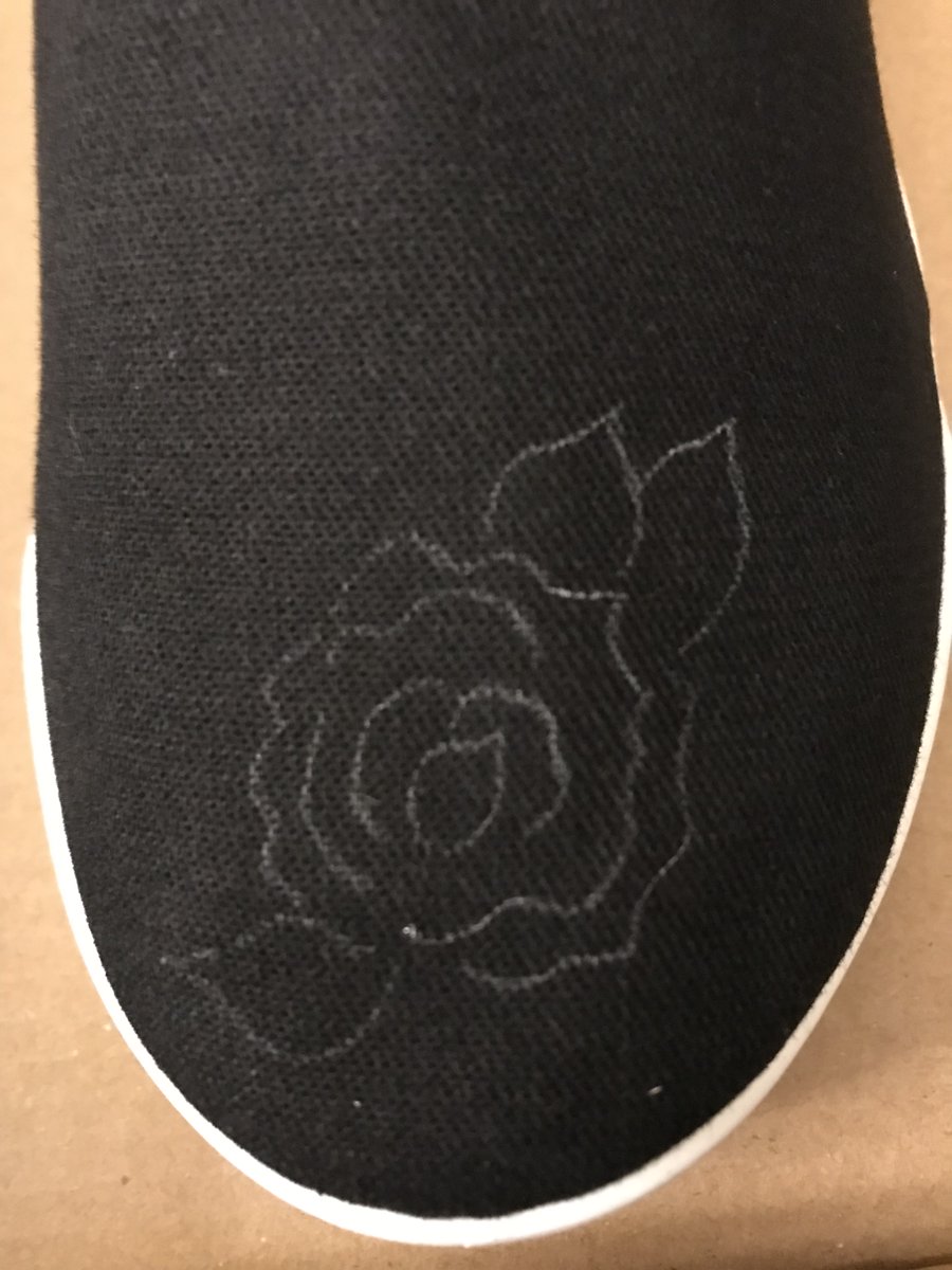 modsoul's tweet photo. Customizing a new sneaker. Flower layout. Vionics. Vionic Beach. #customizing #sneaker #sneakerheads #kick #flower #layout #vionic #vionicbeach https://t.co/ejPIzSl9L1