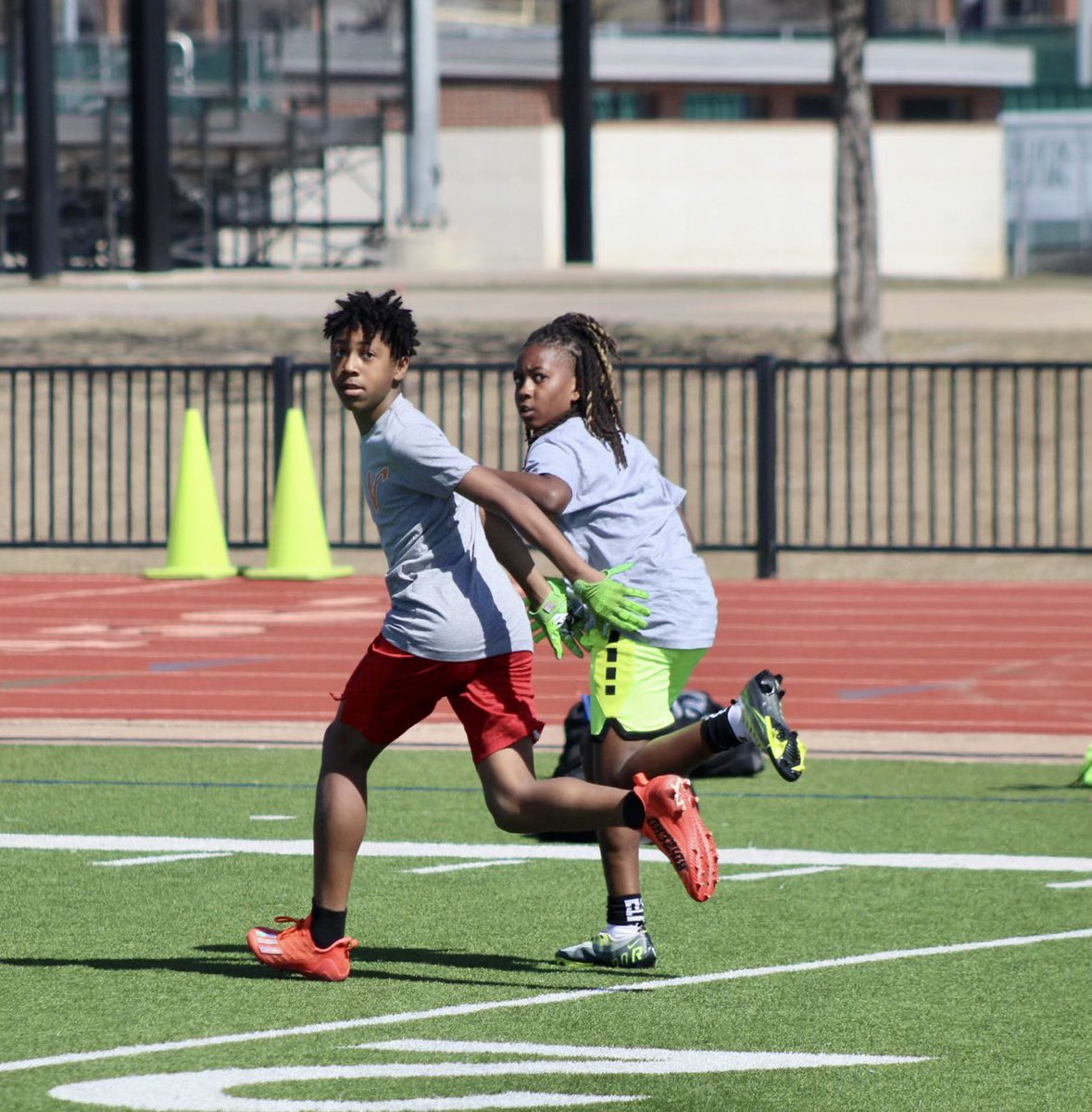 Deuce_2Nice's tweet image. Just Some of the Bros getting some work. #Problems #NothingGiven #LockUp @sniper_c3 @NasirWilcher @DjHoneyBadgerSED