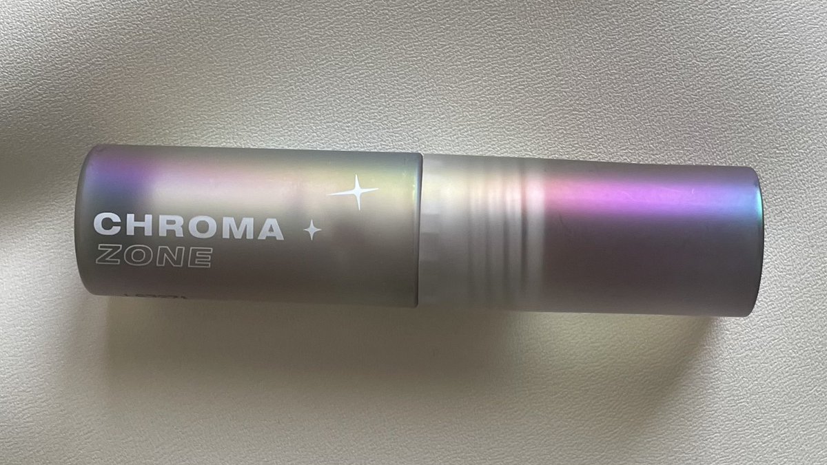labbiots's tweet photo. 春なんで、ツヤツヤの緑になってやりました！

SHEGLAM Chroma Zone マルチクローム ジェルライナー - Opal Essence https://t.co/yphLuvW6Ou