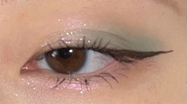 labbiots's tweet photo. 春なんで、ツヤツヤの緑になってやりました！

SHEGLAM Chroma Zone マルチクローム ジェルライナー - Opal Essence https://t.co/yphLuvW6Ou