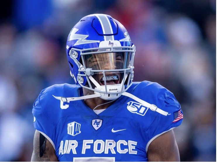 AGTG!! After a great conversation with <a href="/CoachNickToth/">Nick Toth</a> I am blessed to say I have received my first offer from <a href="/AF_Falcons/">Air Force Falcons</a>