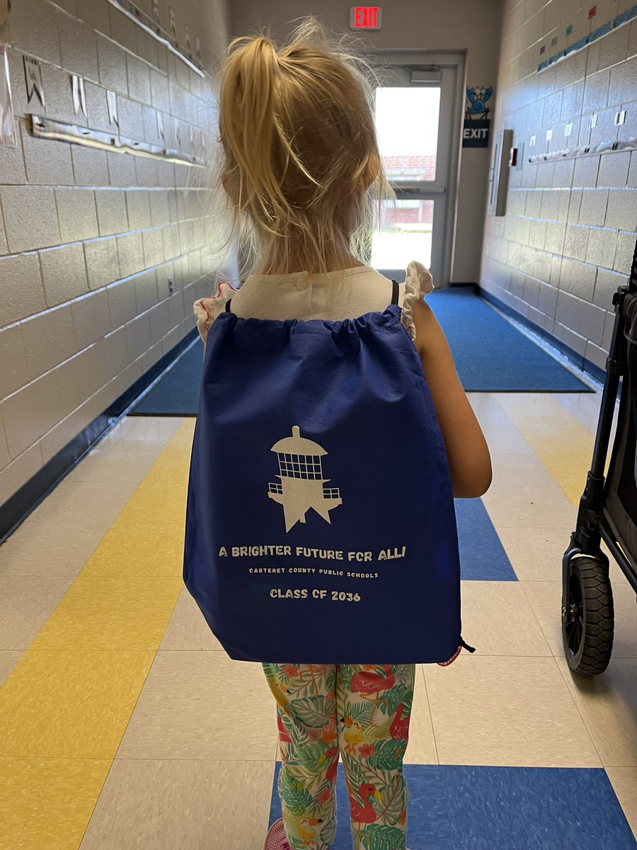 Back at Newport El to welcome in the class of 2036! I love kindergarten registration day! 🎓📚✏️ <a href="/NESHawks/">Newport Elementary School</a>
