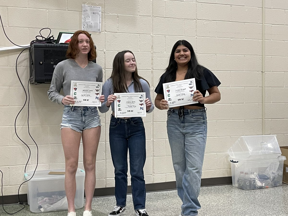 Just a few pictures from our team banquet tonight! #swimcats #divecats