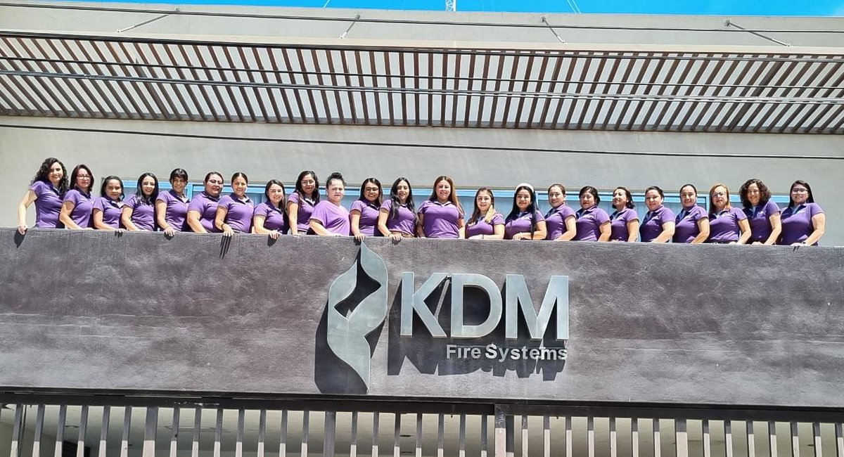 KdmOficial's tweet photo. Nuestras mujeres juegan un rol muy importante en la compañía, sin ellas estamos seguros de que este negocio no funcionaría.
Gracias mujeres, Mujeres KDM.
#8demarzo #DiaInternacionalDeLaMujer #igualdaddegenero #8M2023 #KDMFS https://t.co/xaBkjlPfGG
