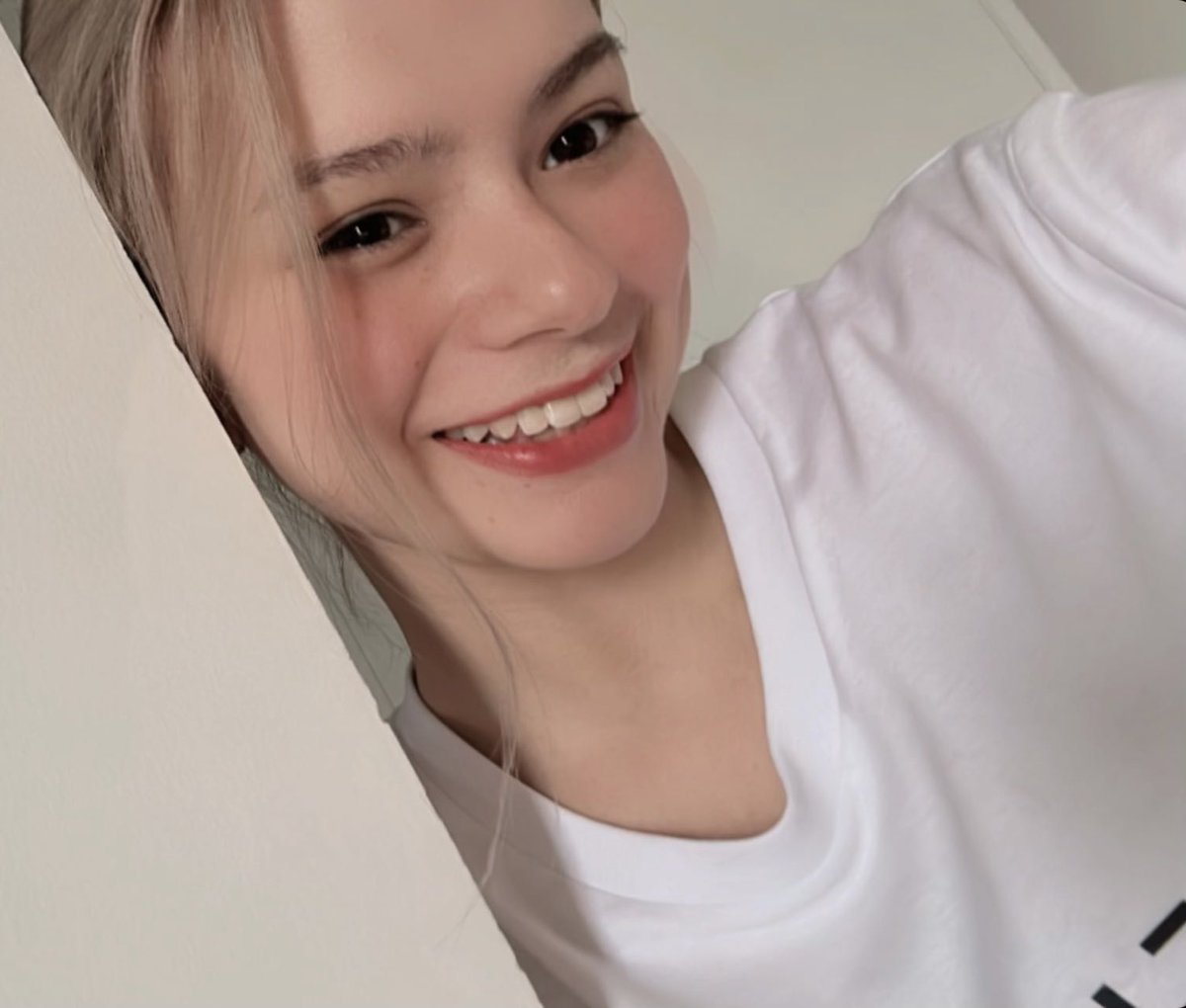 DefiHasnaini05's tweet photo. @AngelssBecky selamat pagi nong becc,🤍 semoga harimu happy..
Aku sayang kamu🤗🤗🇲🇨 https://t.co/VBUGK0wJa4