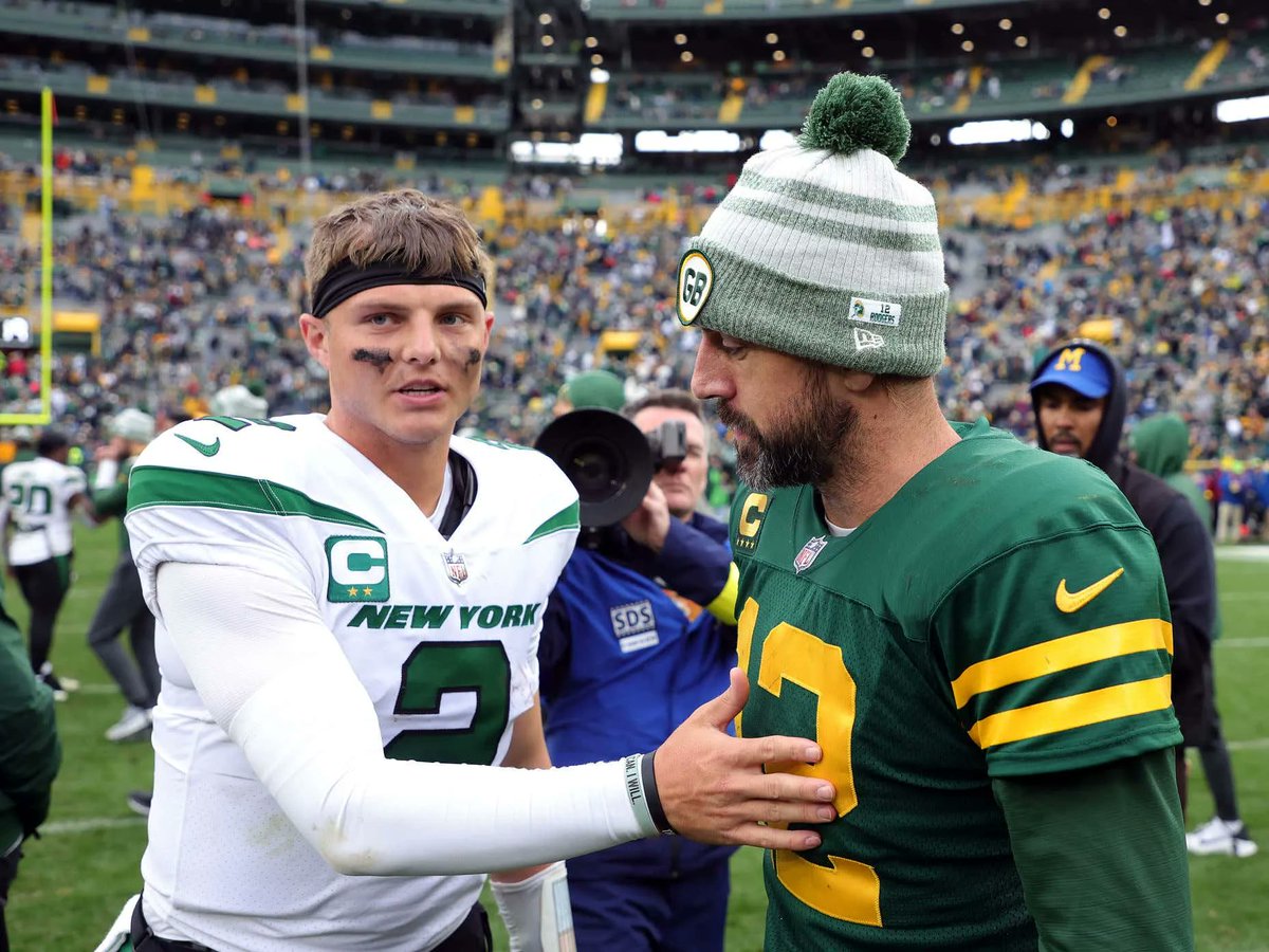 barstoolsports's tweet photo. Schefter Says the Jets are in "a One Horse Race" for Aaron Rodgers, Amid Reports the Packers are 'Pointed Toward' Life with Jordan Love https://t.co/YOKxyelM5d https://t.co/JLIqgIdQx7