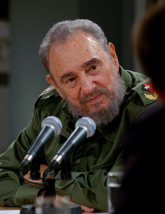 Adelante, jóvenes estudiantes cubanos! Luchemos contra el egoísmo, la vanidad y la estéril ambición de gloria, que son víboras devoradoras de almas humanas; llevemos las ideas y la conciencia, siempre cuesta arriba, junto a nuestros gloriosos antecesores.”
#FidelPorSiempre