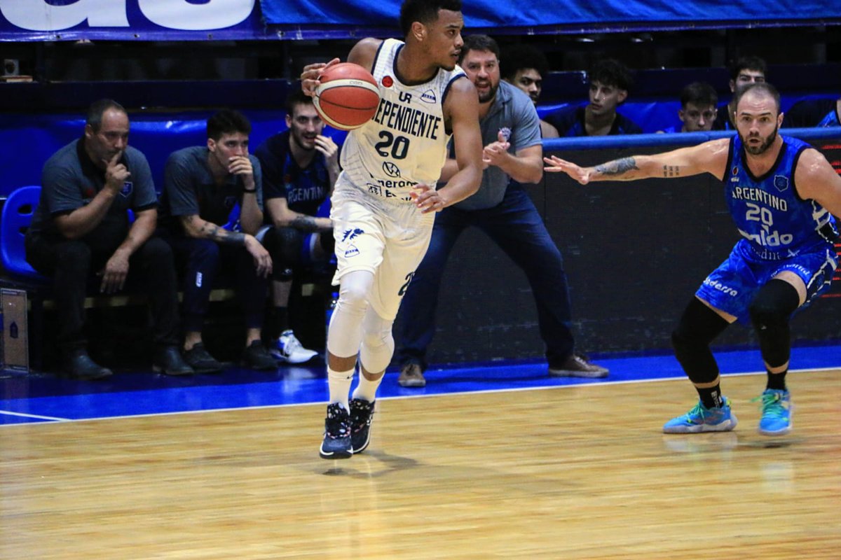 ENORME TRIUNFO DE LA " I " EN JUNIN 
En la noche de este martes nuestro Equipo derrotó a Argentino de Junin en su cancha por 62-78.
Salvador Giletto con 17 puntos fue el maximo anotador. 
El Viernes a las 21 hs INDEPENDIENTE juega en Mar del Plata frente a Peñarol.
Felicitaciones