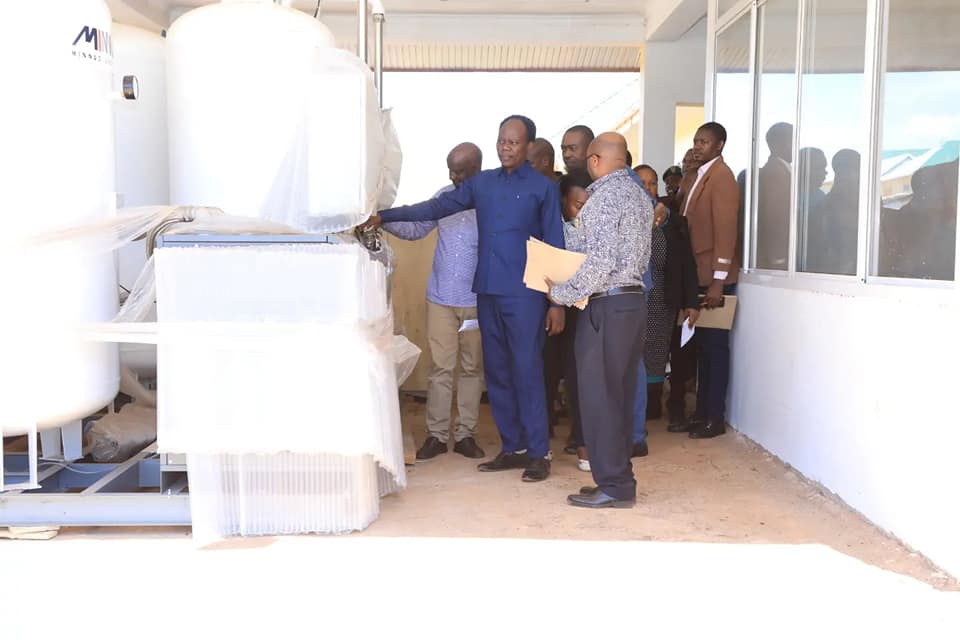 date_africa's tweet photo. 🇹🇿Tanzania : DEPUTY Minister of Health Dr. Godwin Mollel has directed the health professionals in the country to continue strengthening cooperation in performance to increase productivity +efficiency in serving the people so they do not encounter any challenges.
#utdatanzania https://t.co/qBI6pnzg0P