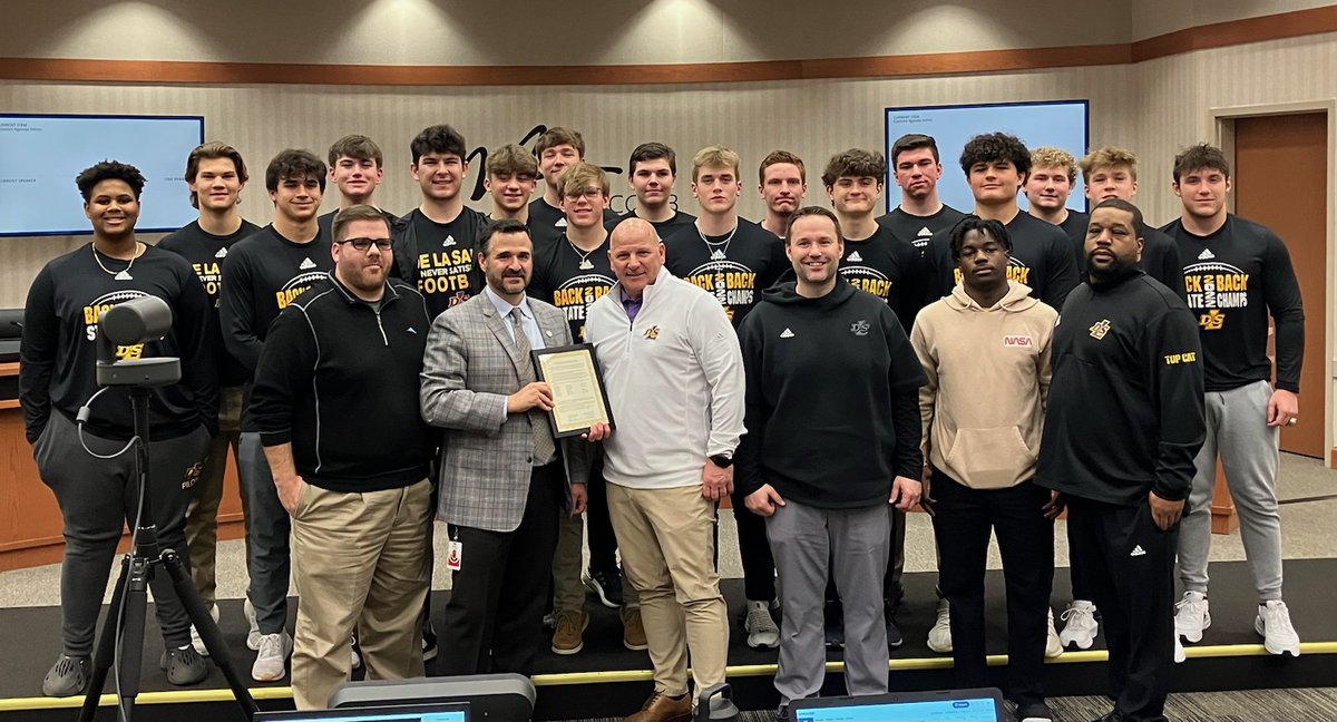 Peter Lucido III & Frank Vivano, DLS alumni & board of trustees for Macomb Twp., invited all DLS football players & coaches who live in the township to receive a commendation. DLS appreciates the support from its alumni & the recognition by Macomb Twp. #Pilotpride @delasallehs