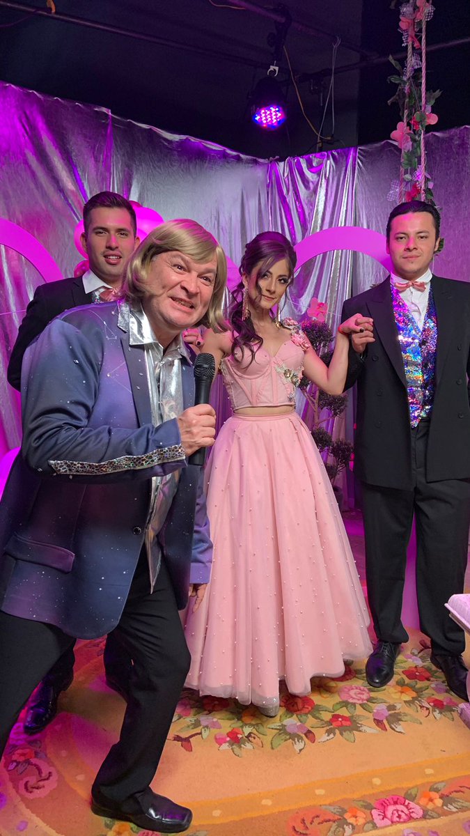 herson_andrade's tweet photo. #RelatosMacabrones no te lo pierdas todos los viernes a las 11 pm (después del noticiero) por #LasEstrellas #TelevisaUnivision #NocheDeBuenas #MexicanHumor #Comedia #Mascabrothers #loQuequieresVer #estendencia #TV #Risas https://t.co/T5YTXITK2R