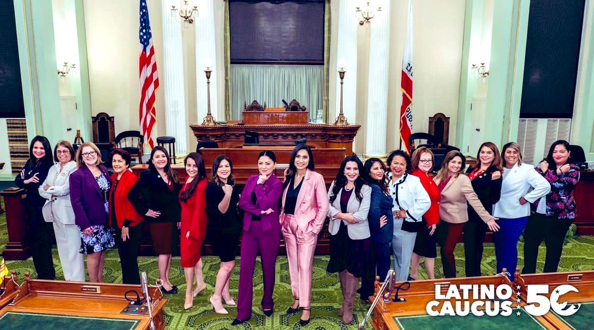 On this #WomensInternationalDay - mad love to my #LatinaCaucus sisters 🙌🏽 #SheSePuede 🌟