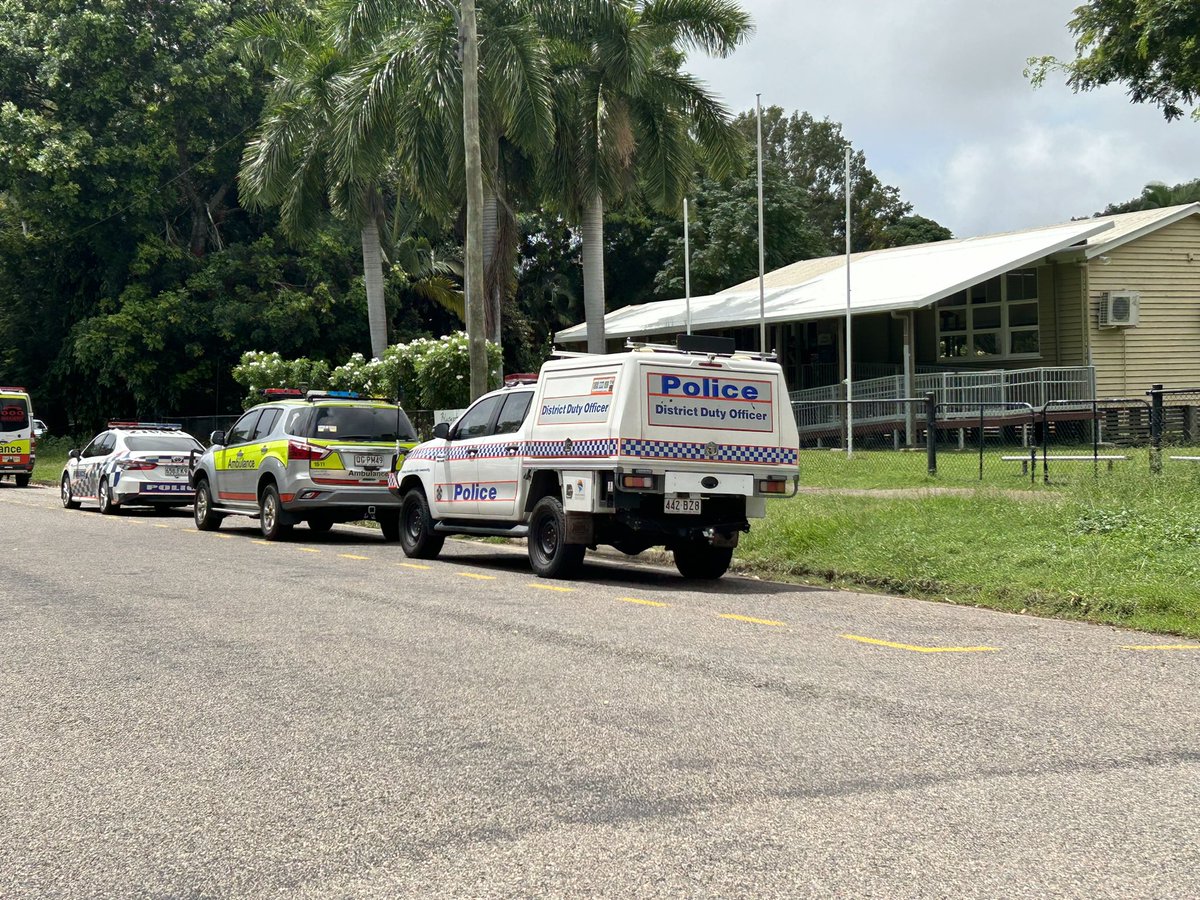 Lizzy Aboud (@lizzyaboud) on Twitter photo Emergency crews are on scene at Bluewater State School where at least 20 children have become ill after ingesting an unknown substance #7NEWS <a href="/7NewsTownsville/">7NEWS Townsville</a> Emergency crews are on scene at Bluewater State School where at least 20 children have become ill after ingesting an unknown substance #7NEWS <a href="/7NewsTownsville/">7NEWS Townsville</a>