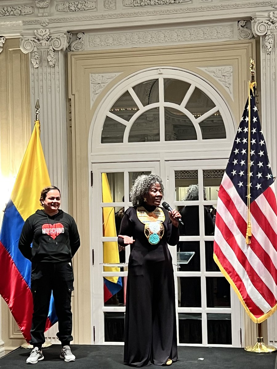 Paolaarce's tweet photo. Felicidades @JosefinaKlinger galardonada hoy con el premio International Women of Courage (IWOC), del Gobierno de los Estados Unidos. Maravillosa. Siempre. ✨💪🏾 https://t.co/JH2jYFoZMQ