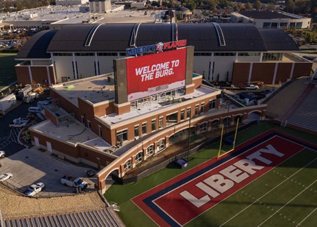 _SLIMEG's tweet image. After a great talk with Coach Washington, I am Blessed to receive an offer from Liberty University ❤️

#AGTG🙏🏽
#LLP