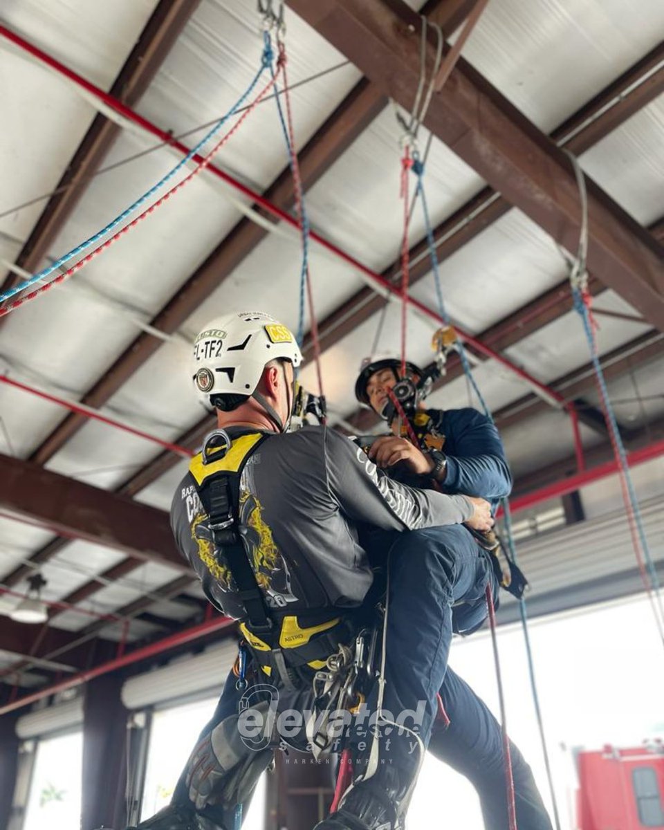 elevatedsafety's tweet photo. In addition to our rope access course and SPRAT certification taking place in France, we're also running simultaneous courses at our Colorado facility, and in Florida this week. Three courses, two countries!
#ropeaccess #spratropeaccess #spratcourse #ropeaccesstraining https://t.co/jLLz1QlpLg