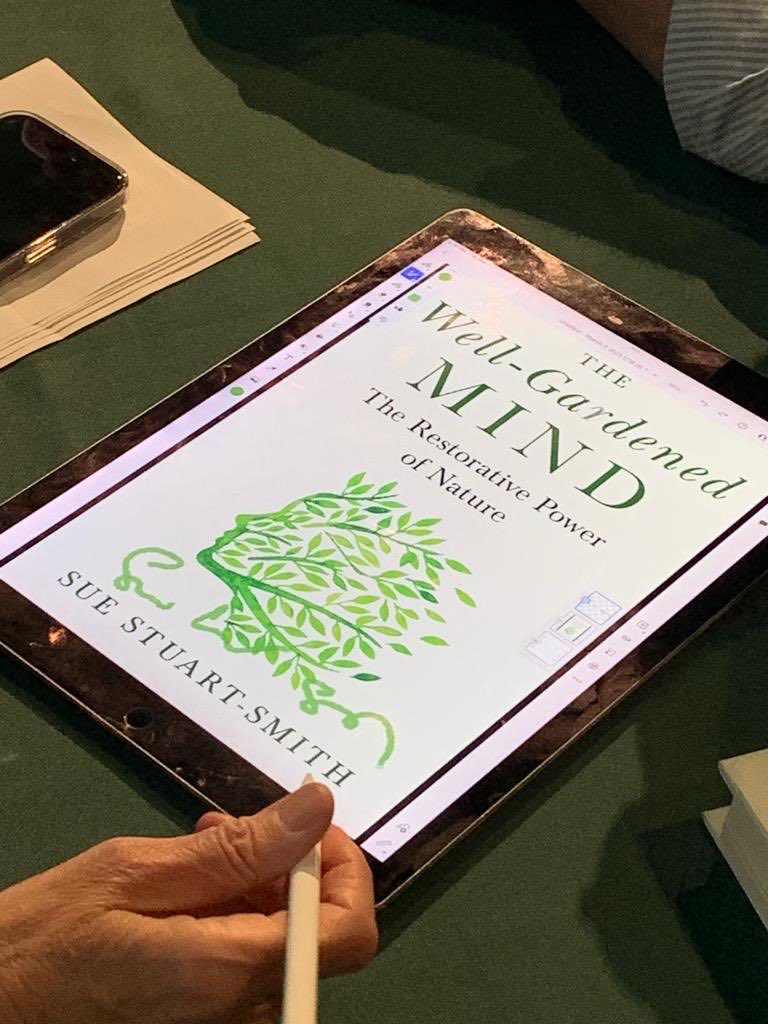 Sue Stuart-Smith 💙 (@suestuartsmith) on Twitter photo Lots of book signing yesterday after talk <a href="/nybg/">New York Botanical Garden</a> but this ebook was a first.
#thewellgardenedmind 🌿 Lots of book signing yesterday after talk <a href="/nybg/">New York Botanical Garden</a> but this ebook was a first.
#thewellgardenedmind 🌿