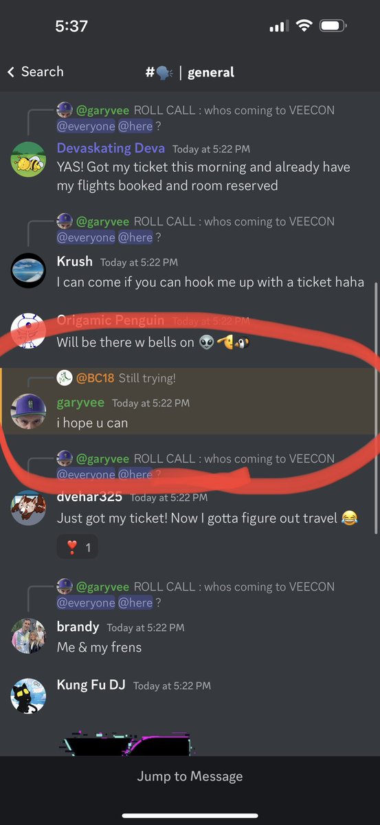 BillyCl18998010's tweet photo. When @garyvee hopes you come to @veecon π¬ #indyorbust #veecon #VeeFriends @veefriends https://t.co/DWobxbYx5z