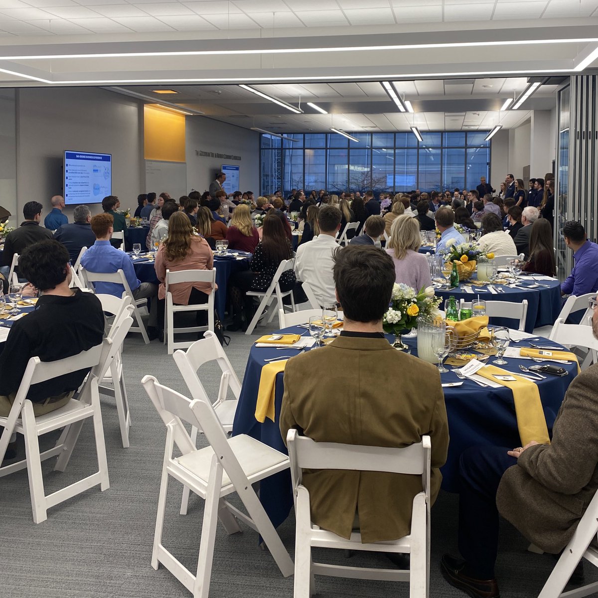 uakronbusiness's tweet photo. We had a great evening hosting #FutureZips and their families at the #UAkronBusiness Dean’s Dinner ✨

With the opportunity to hear from Dean @RJ_Nemer and connect with CoB faculty and staff, we look forward to welcoming you all this Fall! 💙🦘

#ExperienceBusiness https://t.co/KA6s4zpfSk