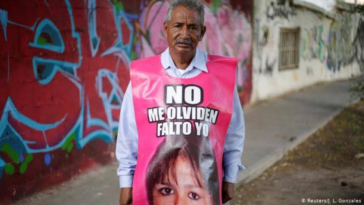 “Esmeralda”:
Porque su papá estuvo en la #Marcha8M como cada año.