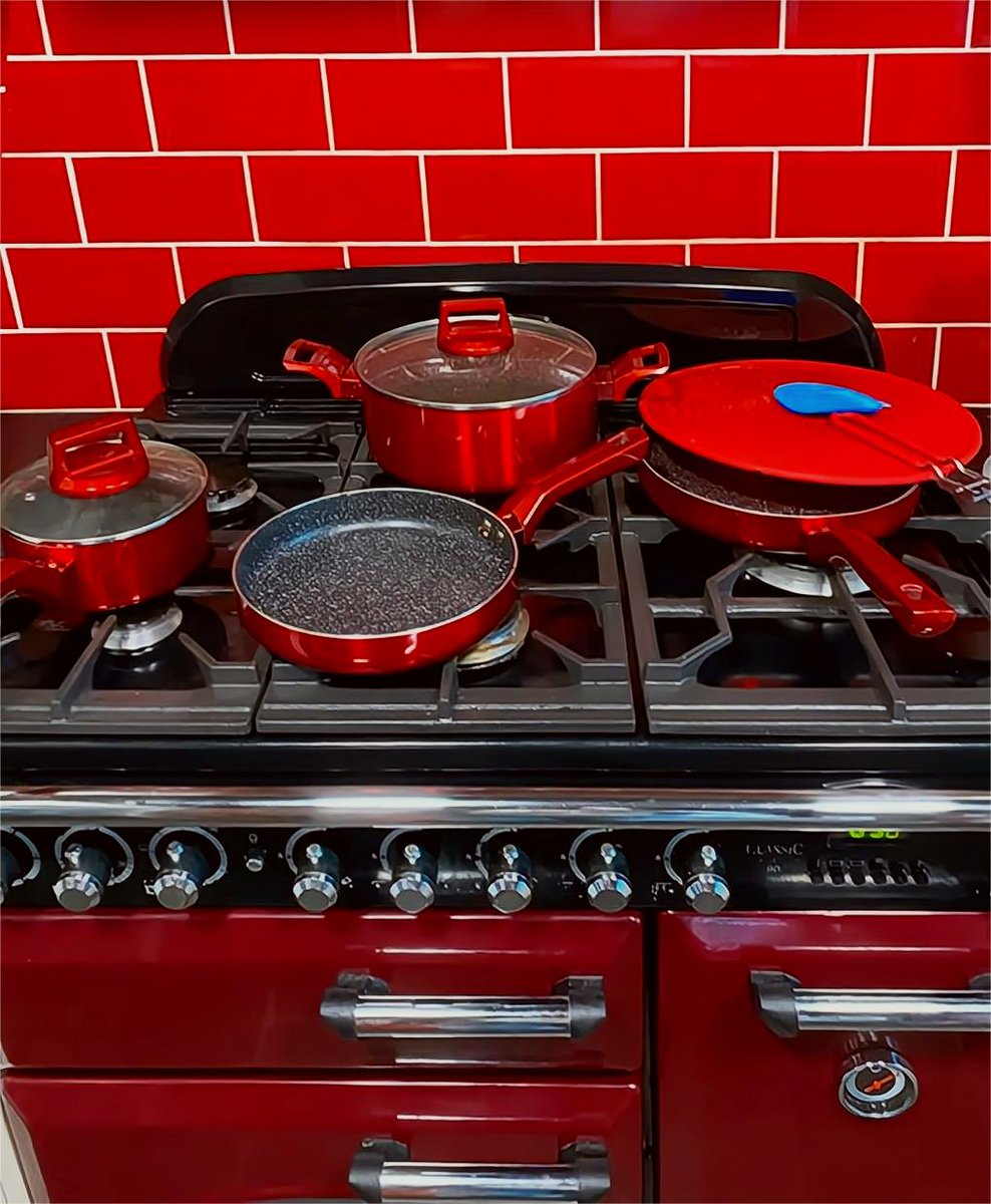 clockitchen's tweet image. 🔥🍳👨‍🍳 Make a statement in your kitchen with our beautiful red cookware set!  🔴🤩
Upgrade your cooking game and follow us for more kitchen inspiration!  👉👀 
#cooking #kitchenstyle #cookware #followus 🚀