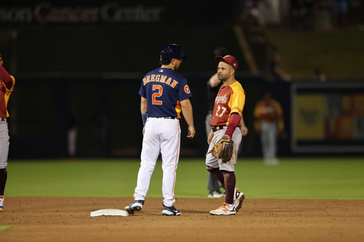 guille94's tweet photo. Victoria de Venezuela 🇻🇪: el equipo criollo venció 9-8 a los Astros de Houston en West Palm Beach en su primer juego de preparación al Clásico.

Miguel Cabrera 2CI, Luis Arráez CI, David Peralta triple y dos producidas, Salvador Pérez HR. Bien el bateo.  

Mañana ante los Mets https://t.co/lm8BpqOSGa