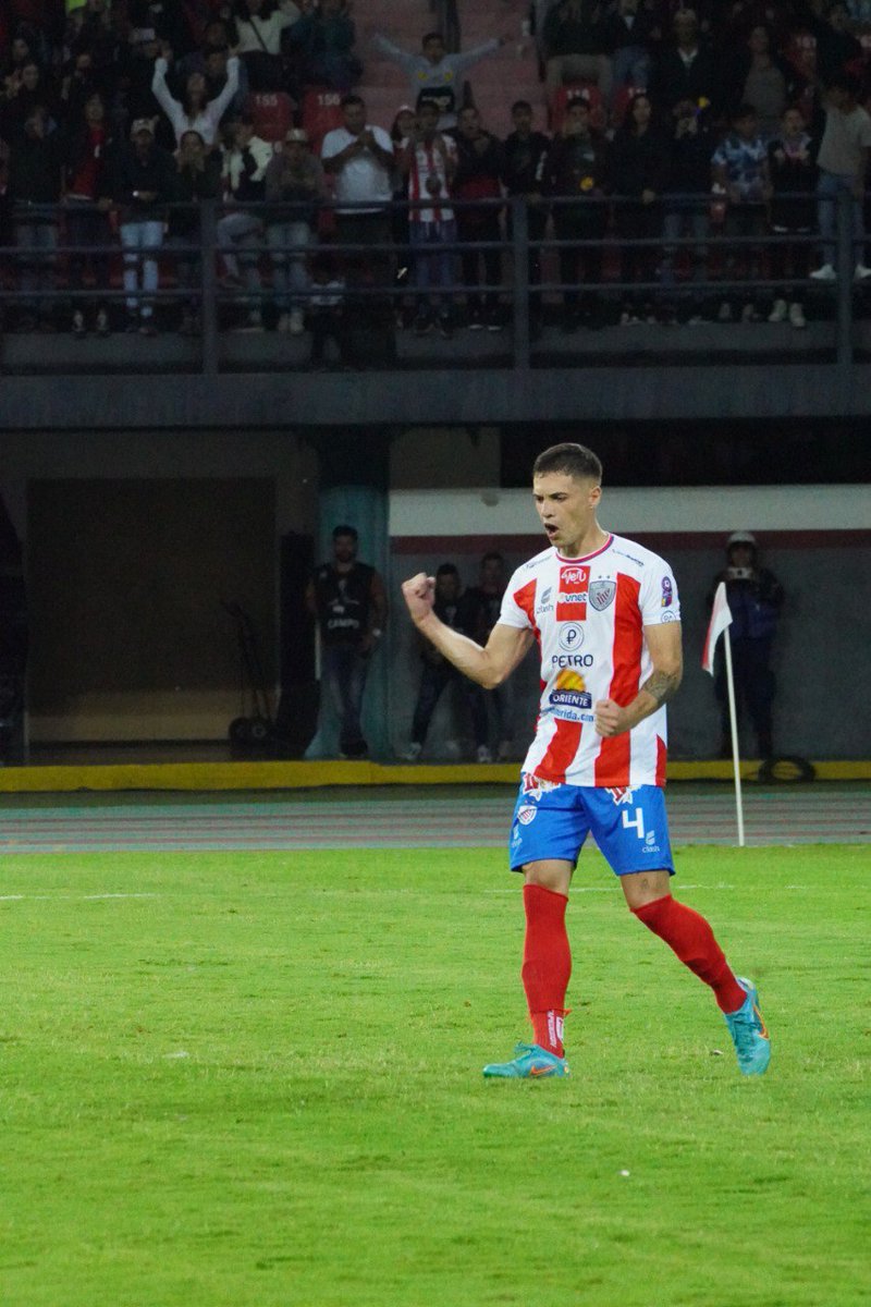 Así se vió nuestra clasificación a la Fase de de Grupos de la @Sudamericana en fotos 🤩🏆🔝🔥⚽🔴⚪ #ElEquipoDelPuebloMerideño 🔴⚪️ #Sudamericana #LaGranConquista