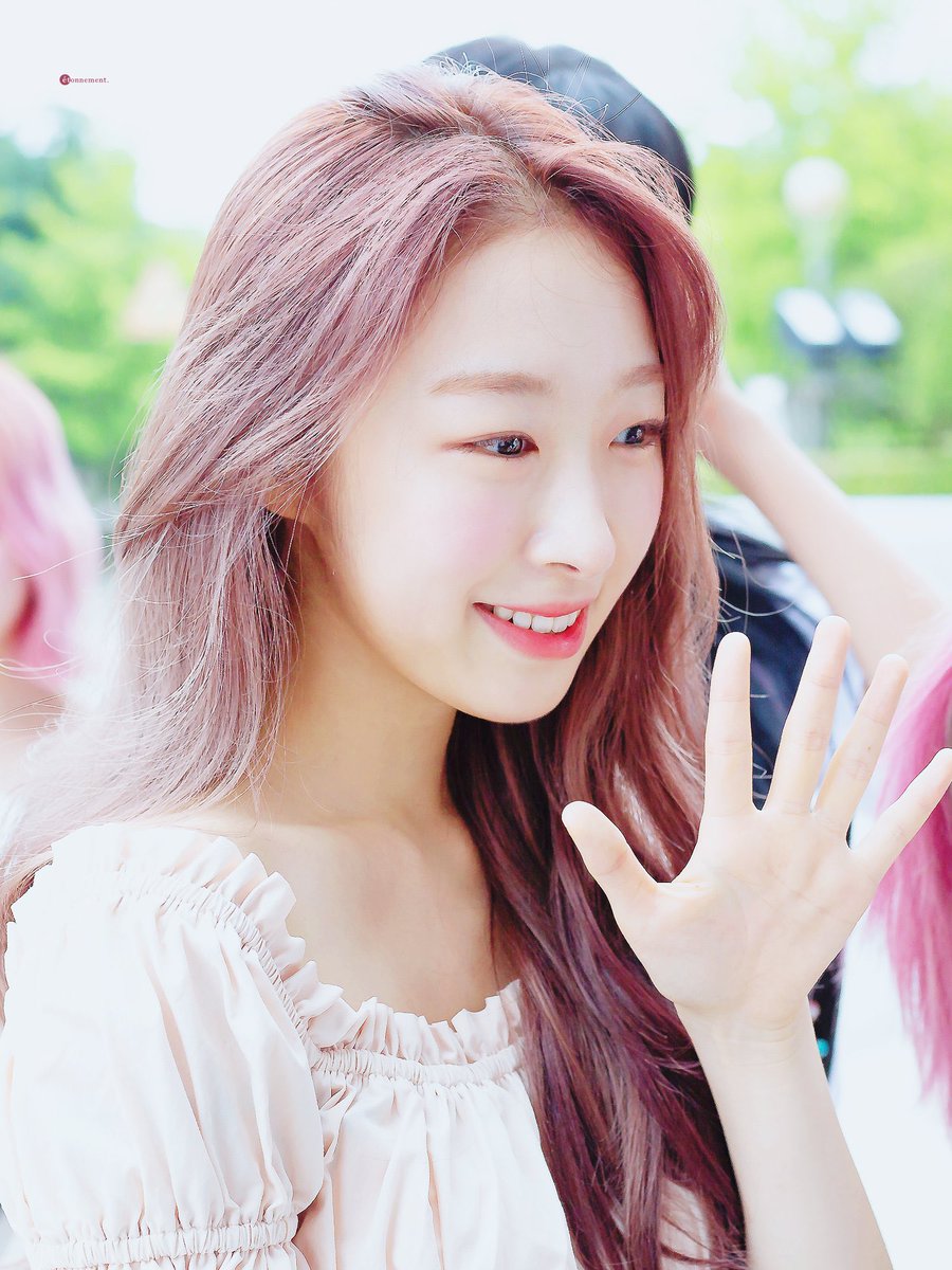 앞머리 잘랐는데 페이스아이디 인식도 잘 안되고 바람에 앞머리가 춤출때마다 신경 쓰임 
내가 직접 겪어보니 더 확고해진 아무래도 깐숩🤍