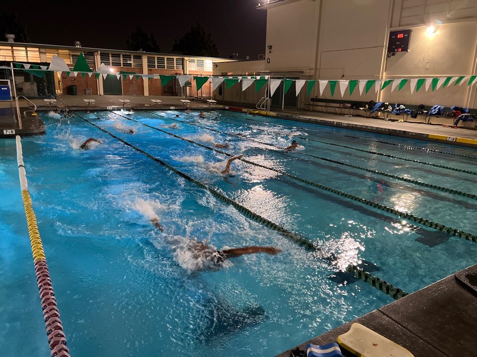Nothing says commitment like swimming at another pool until 7pm b/c 1) your new pool was supposed to be built 5 years ago but someone screwed that up, 2) the city’s pool doesn’t work, 3) the county’s new pool doesn’t care. 
💙my swimmers. 
Sorry about dinner. 
#StayWarm