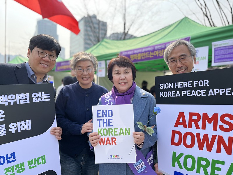 #KoreaPeaceAppeal representatives including <a href="/gppac/">GPPAC Peacebuilders</a> members <a href="/peoplepower21/">세상을 바꾸는 시민의 힘 - 참여연대</a> <a href="/wmpkorea/">WomenMakingPeace</a> held a press conference on March 7 to <Call to Resolve the Threat of War on the #KoreanPeninsula and Suspend ROK-US Combined #MilitaryExercises> - see here for more: en.endthekoreanwar.net/posts/140