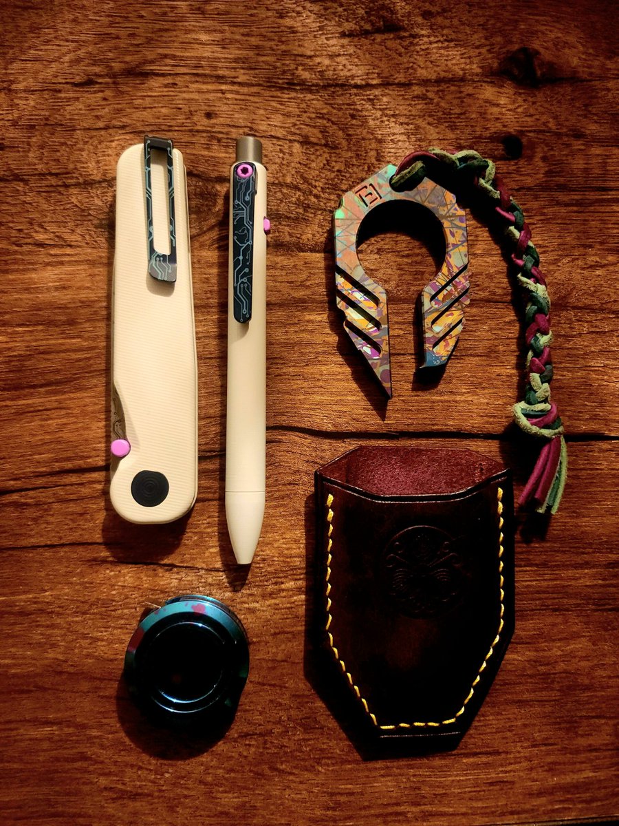 31F carry. Light suggestions (and anything matching the color palette) welcome.
 
#EDC
 
edctips.com/325523/31f-car…