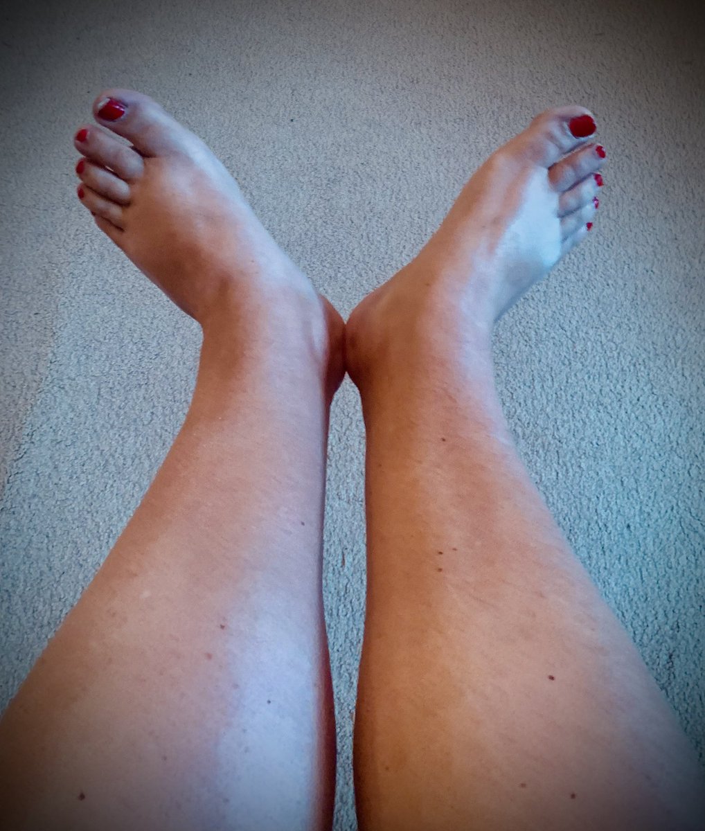 finefootography's tweet photo. In need of a polish!  #feetpic #feetfethish #prettyfeet #smallfeet #feetpicsforsales https://t.co/MDgoCmQOMv
