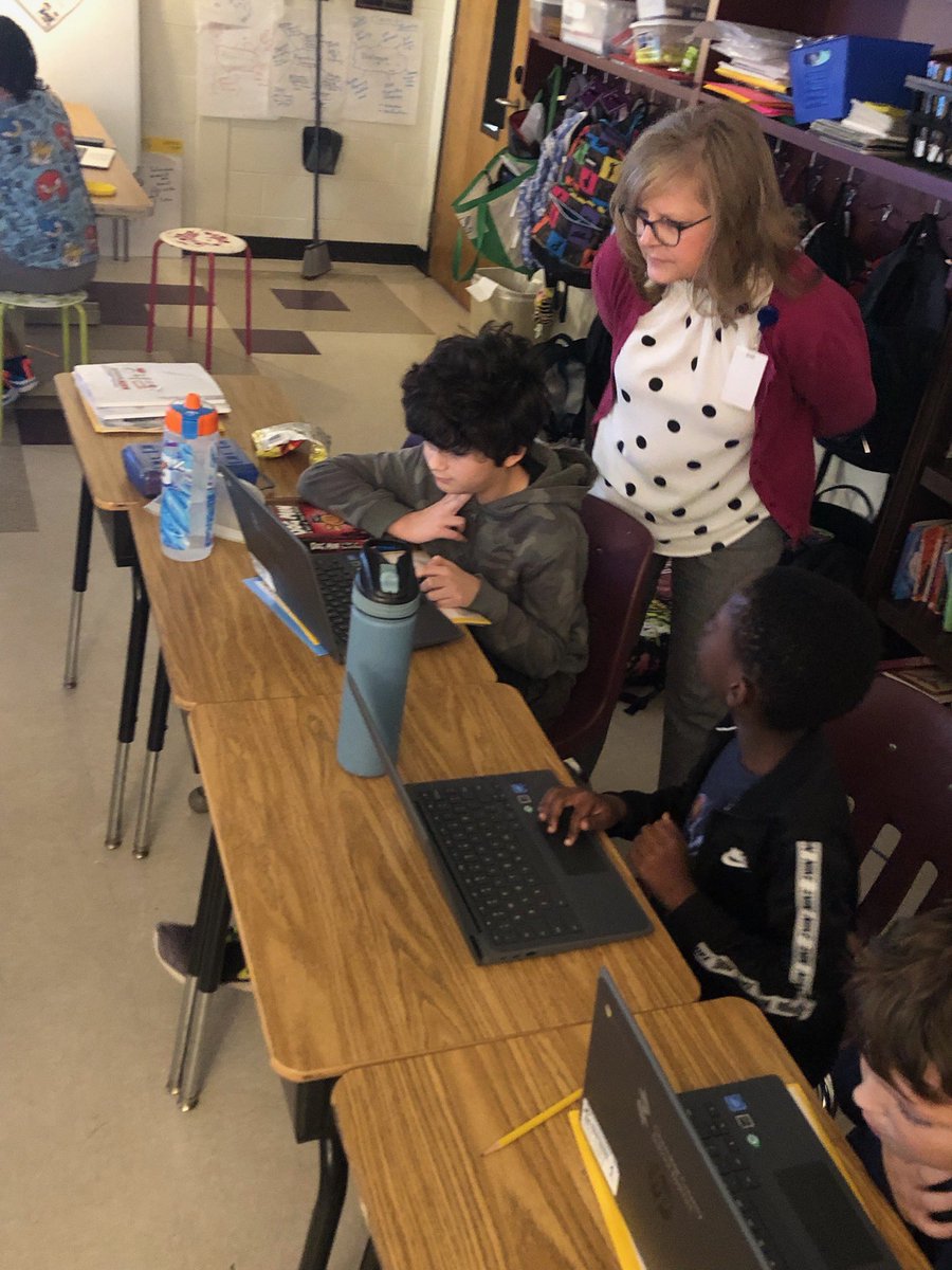 dixiegatorgirl's tweet photo. What an awesome day!  I had the pleasure of working with @BlascoBrenda and her students making @canva videos. Can’t wait to see their projects! @littleriveres1 https://t.co/glgHlX0ziF