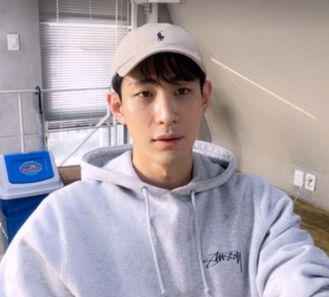 baby15_99's tweet photo. #LOU Live Chat VAVapp 💙

#VAV #브이에이브이 #로우
#VAVAPP #LIVECHAT https://t.co/eE9XUMicIK