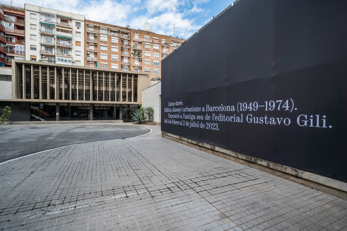 Les condicions de vida de les classes treballadores, així com les reivindicacions veïnals vers el territori, són dos temes especialment significatius en l'exposició #LíniesDures. ✊

📣 Podeu visitar-la fins al 02.07.23 

📍 Antiga seu de l'editorial Gustavo Gili (Rosselló, 87)