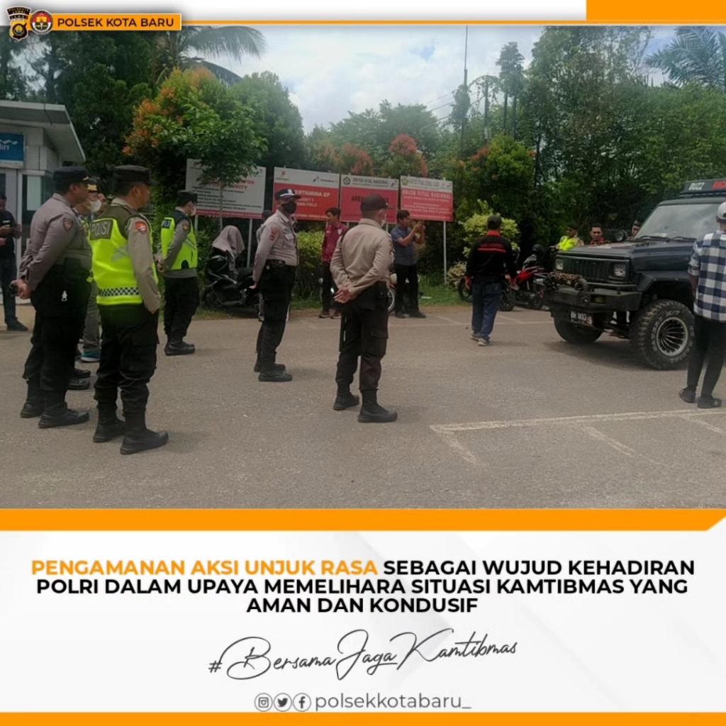 no_commentlah's tweet photo. Pengamanan aksi unjuk rasa sebagai wujud kehadiran Polri dalam upaya memelihara situasi kamtibmas yang aman dan kondusif. Kamis (9/3/2023)
.
#bersamajagakamtibmas 
#polripresisi 
#polsekkotabaru 
#polrestajambiupdate 
#poldajambi 
.
@polrestajambi 
@polisi_indonesia 
@polda_jambi https://t.co/sGGUeoIQ39