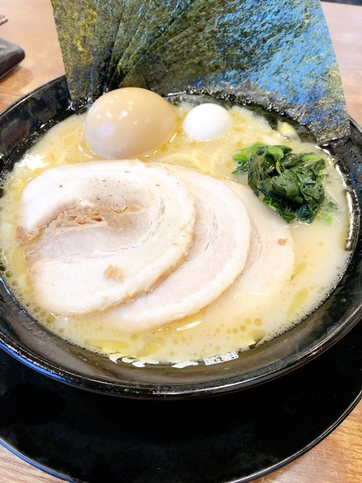 ラーメン食う🍜 