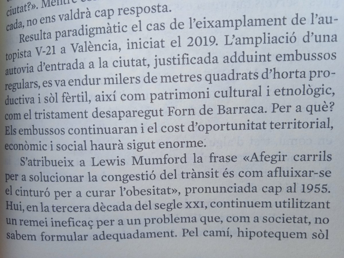 A l'últim llibre d'<a href="/AndreuEscriva/">Andreu Escrivà (a Bluesky)</a>, 'Contra la sostenibilitat'.

Gràcies per recordar la desfeta del Forn de Barraca i l'eixamplament de la V-21 i per explicar allò evident: fer carreteres no evita els embussos