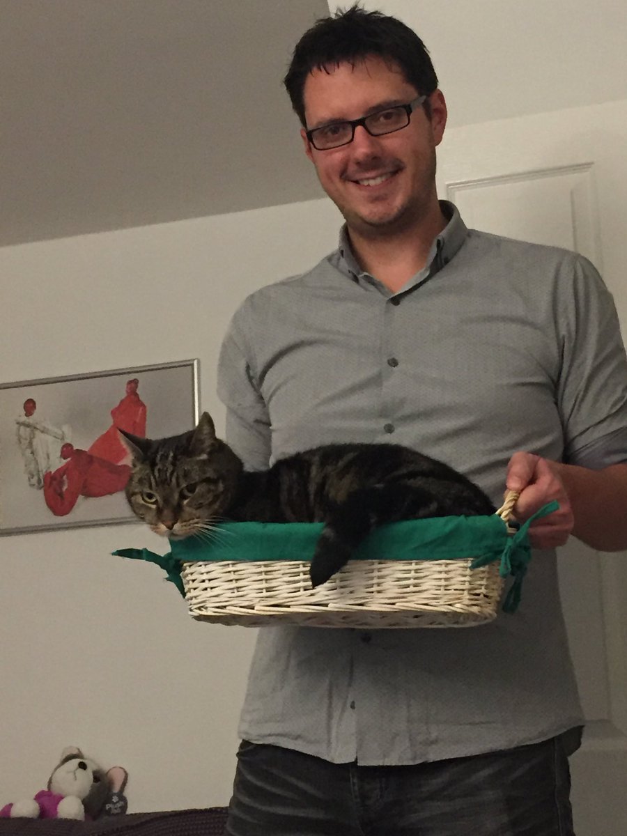 DrElePeri's tweet photo. @kedi_sofa Our Timmy 🌈 used to like to rest in the bread 🥖 basket. 😂 He was also allowed everywhere! We miss him every day 💗 https://t.co/rFLoh2QO1X