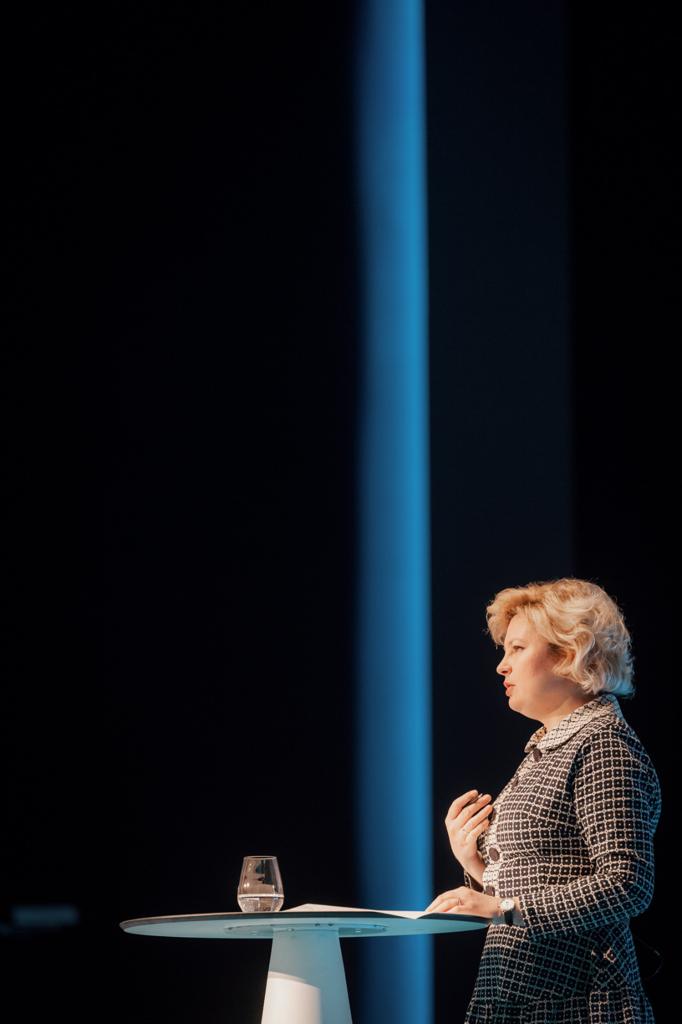 Ukrainan suurlähettiläs Olga Dibrova avasi Keva-päivän ja toi meille viestin: pidetään yllä toivoa! Ukrainan tukemista pitää jatkaa. Näin puolustetaan rauhaa ja kansainvälistä oikeutta Ukrainassa, Suomessa, Euroopassa ja kaikkialla maailmassa. #Kevapäivä23 #Ukraina #SlavaUkraini